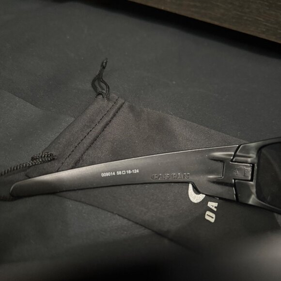 NEW Oakley Gascan Mens Sunglasses 9014 Blue Reflective Lenses - Picture 9 of 10